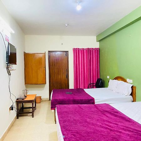 Hotel Nakshatra ウーティ エクステリア 写真