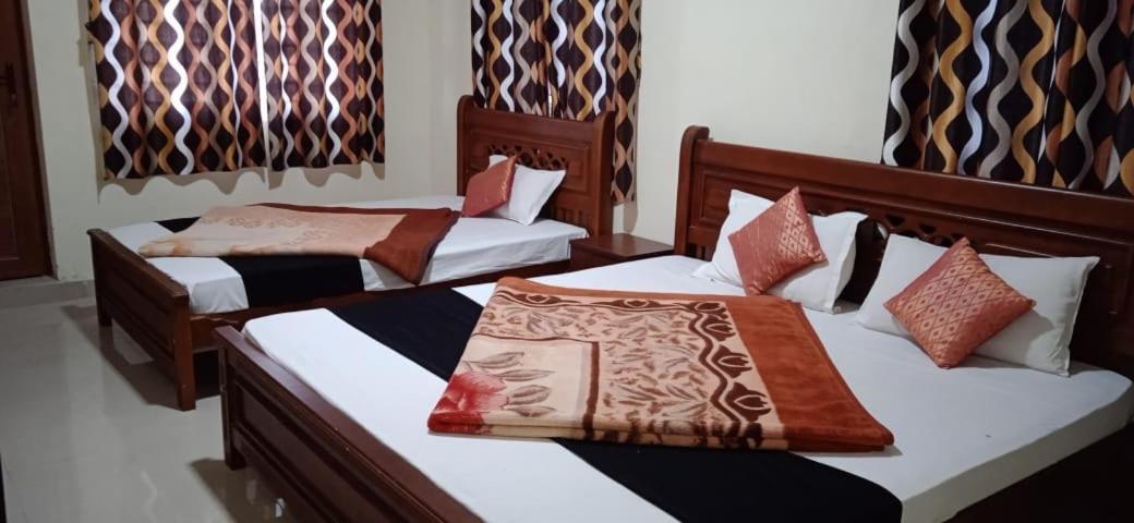 Hotel Nakshatra ウーティ エクステリア 写真