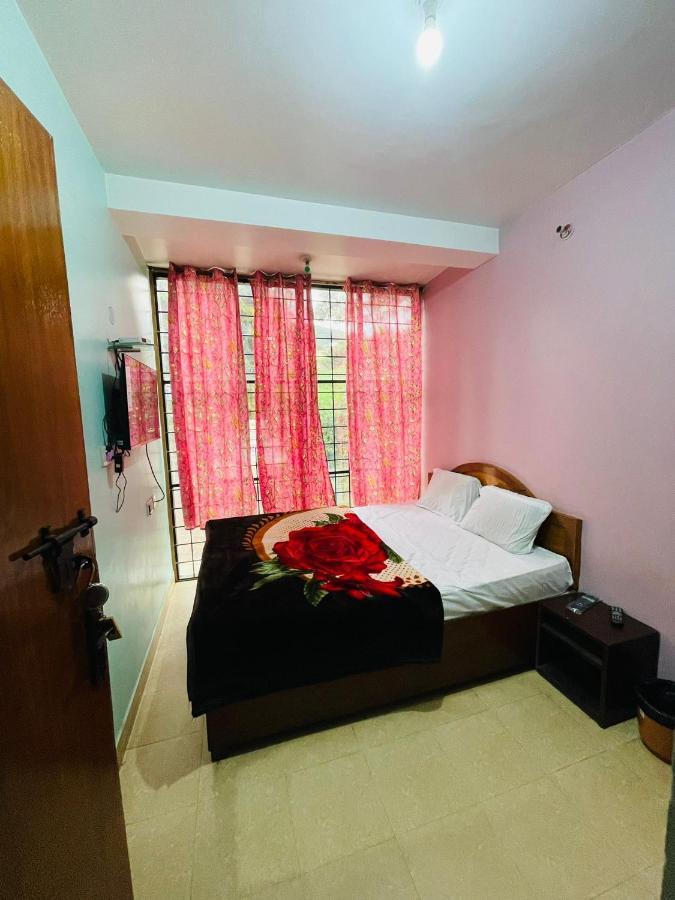 Hotel Nakshatra ウーティ エクステリア 写真