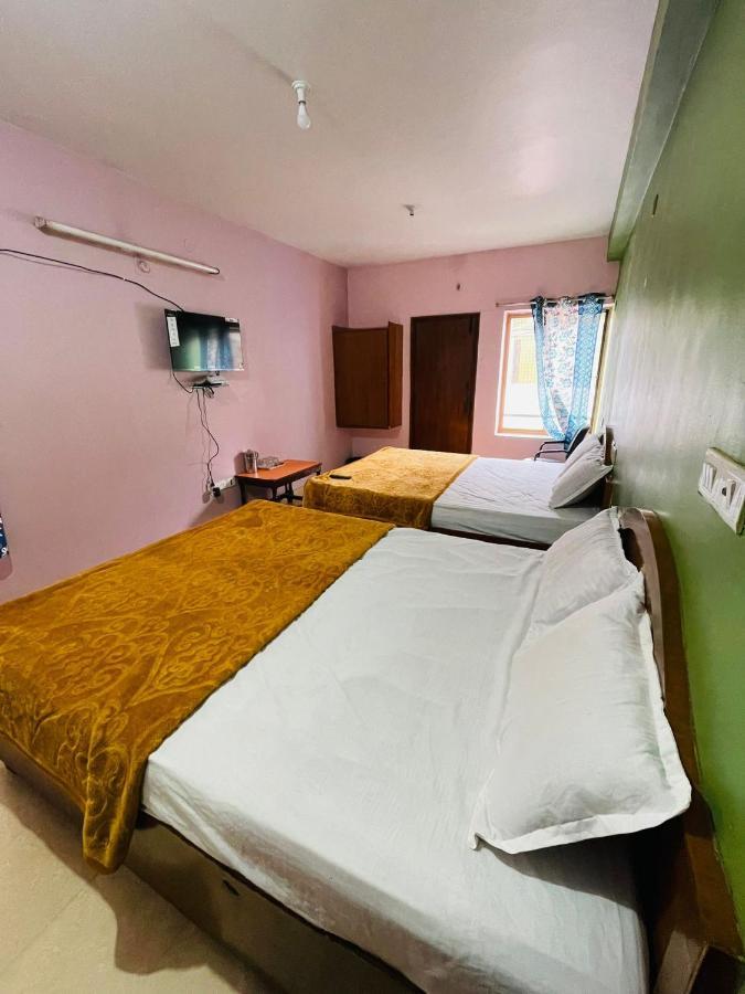 Hotel Nakshatra ウーティ エクステリア 写真